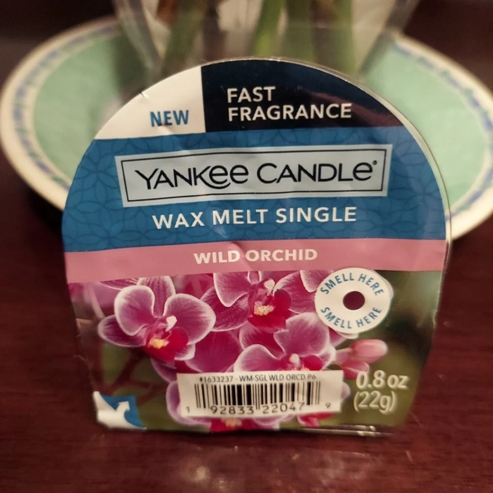 FARMHOUSE CERAMIC WHITE WAX WARMER & 7 WAX TARTS  - SCENTS & WARMER RETIRED BNWT